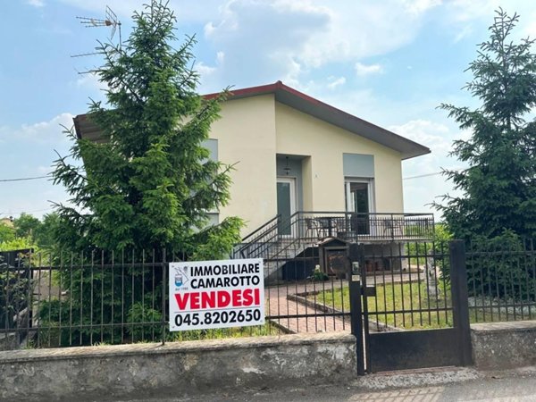casa indipendente in vendita a Verona in zona San Massimo all'Adige