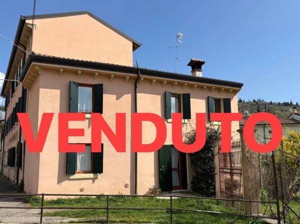 casa indipendente in vendita a Verona in zona Avesa