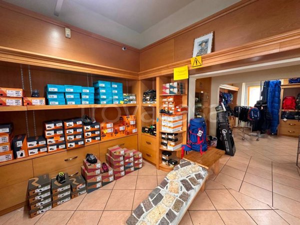 negozio in vendita a Verona in zona Borgo Roma