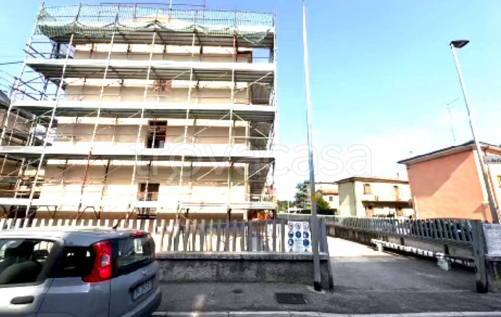appartamento in vendita a Verona in zona Borgo Roma