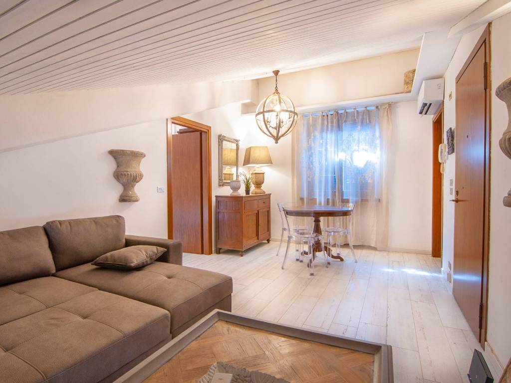 appartamento in vendita a Verona in zona Centro Storico