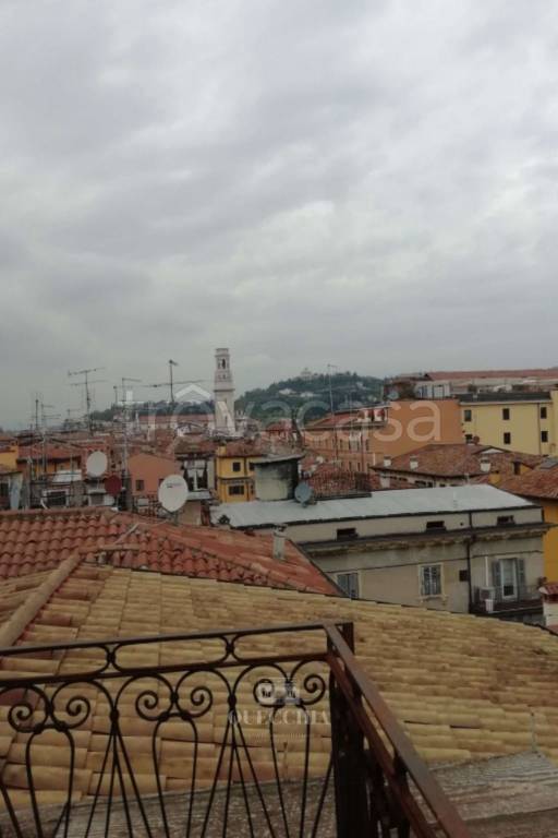 negozio in vendita a Verona in zona Centro Storico