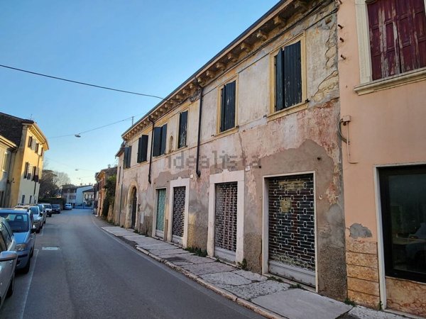 casa indipendente in vendita a Verona in zona Borgo Trento