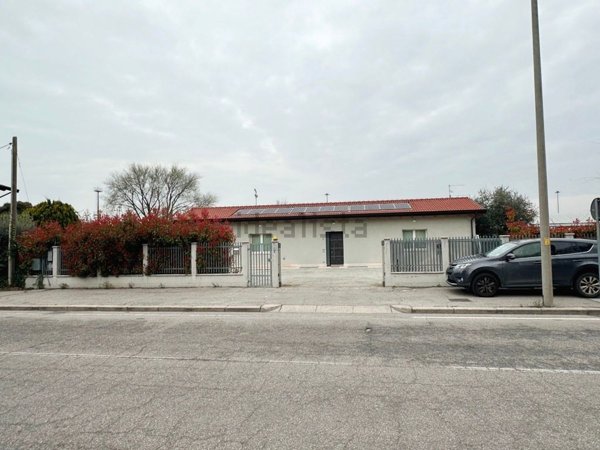appartamento in vendita a Verona in zona Golosine
