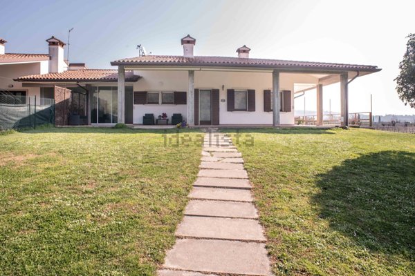 casa indipendente in vendita a Verona in zona Quinto di Valpantena