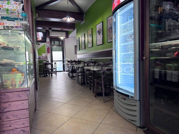 negozio in vendita a Verona in zona Borgo Roma