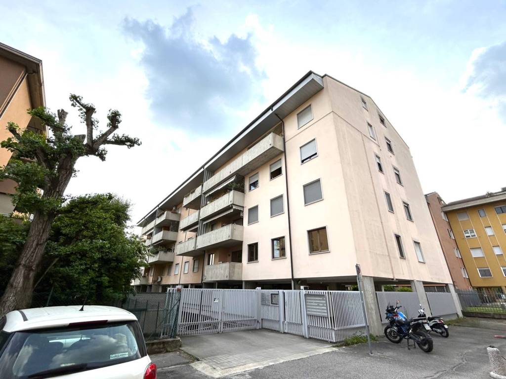 appartamento in vendita a Verona in zona Borgo Milano