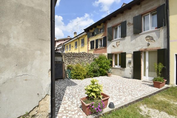 casa indipendente in vendita a Verona in zona Chievo