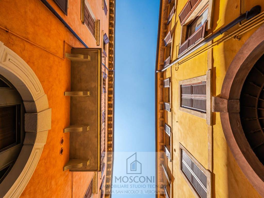 appartamento in vendita a Verona in zona Centro Storico