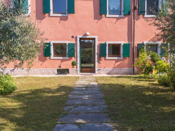 casa indipendente in vendita a Verona in zona Borgo Milano