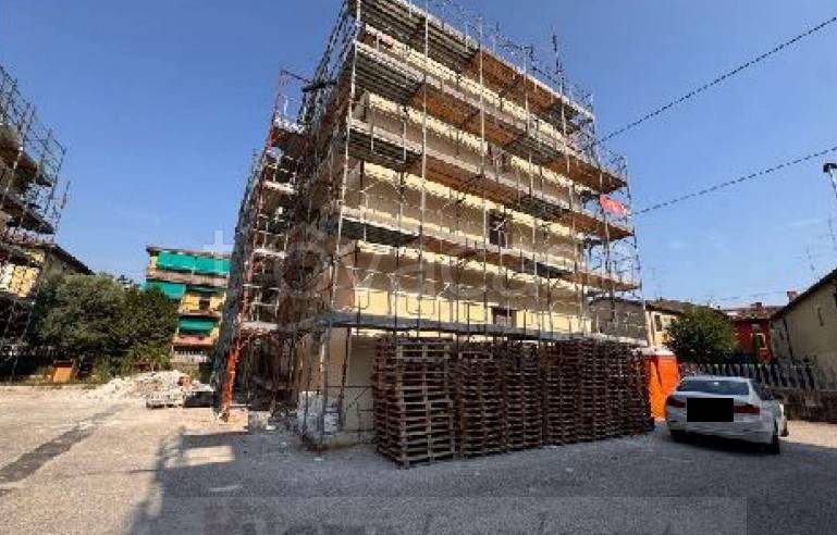 appartamento in vendita a Verona in zona Borgo Roma