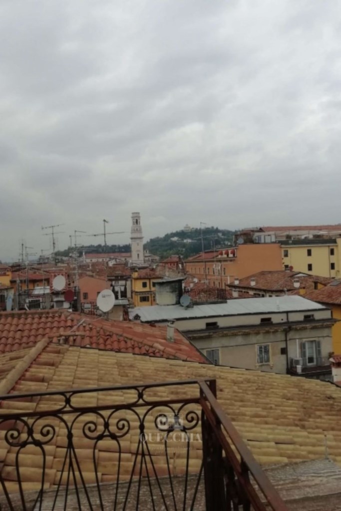 negozio in vendita a Verona in zona Centro Storico