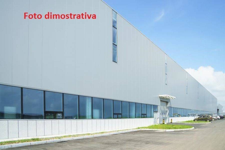 locale commerciale in vendita a Verona in zona Chievo