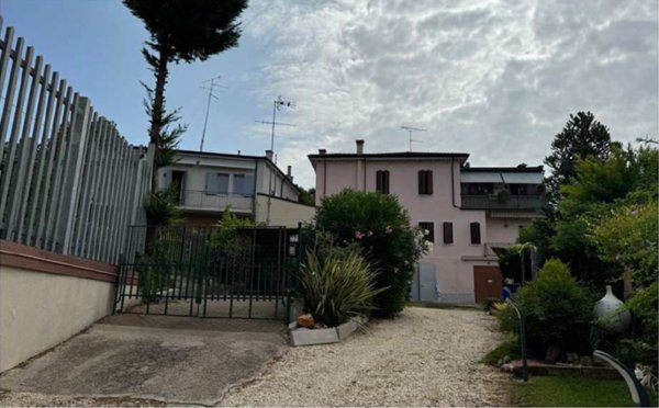 appartamento in vendita a Verona in zona Parona di Valpolicella