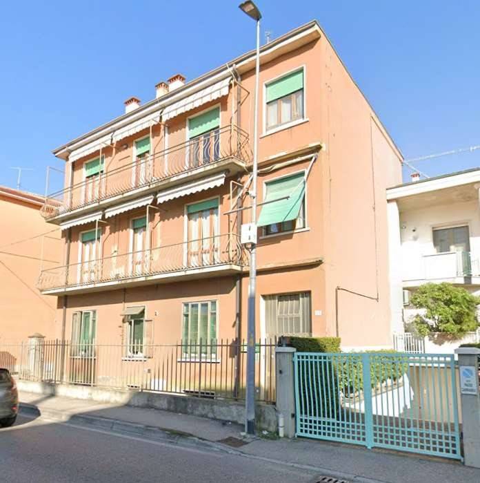 appartamento in vendita a Verona in zona Borgo Roma