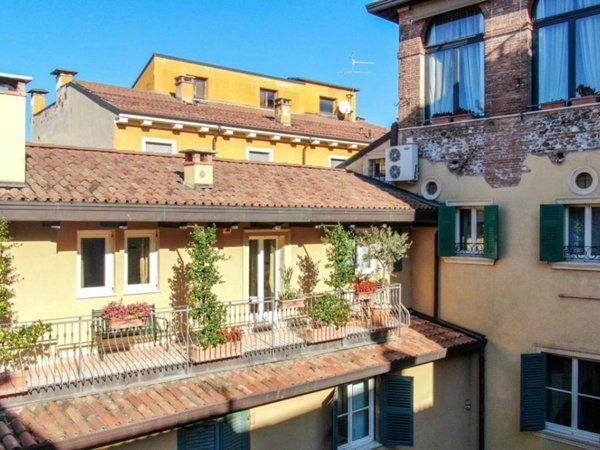 appartamento in vendita a Verona in zona Centro Storico