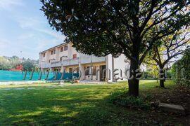 casa indipendente in vendita a Verona in zona Parona di Valpolicella