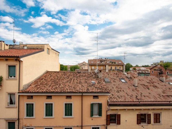 appartamento in vendita a Verona in zona Veronetta