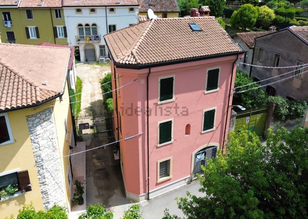 casa indipendente in vendita a Verona in zona Avesa