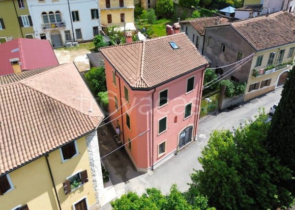 casa indipendente in vendita a Verona in zona Avesa