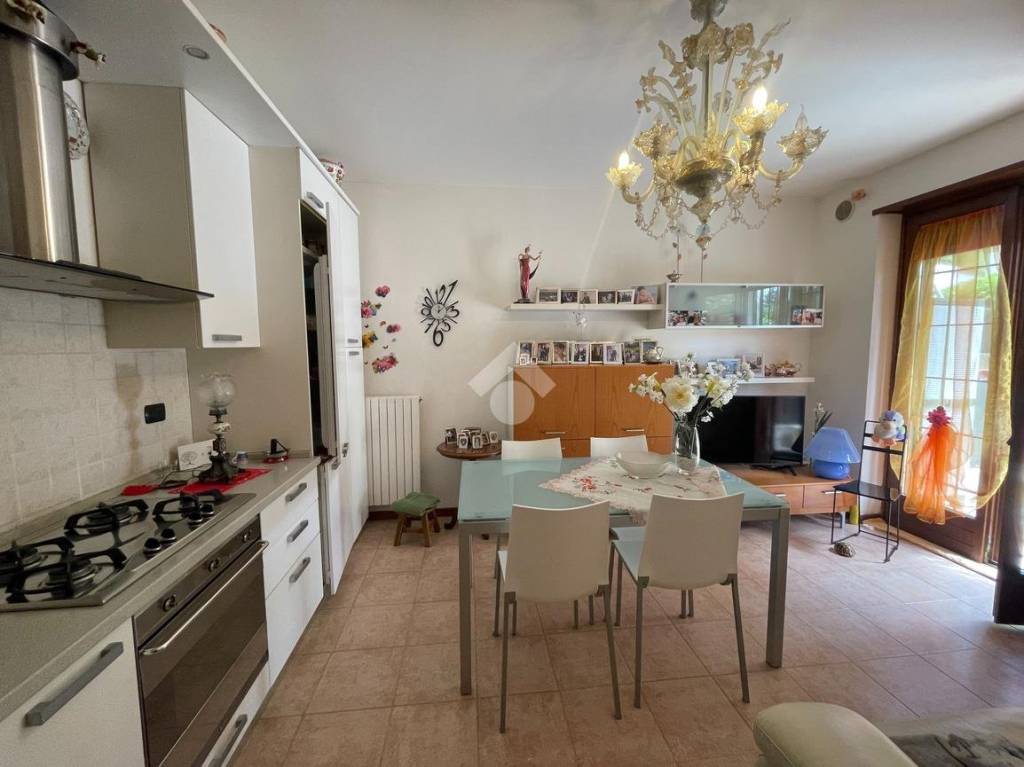 appartamento in vendita a Verona in zona Borgo Roma