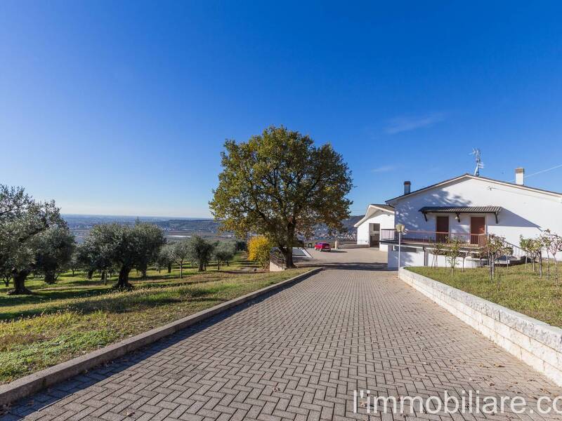 casa indipendente in vendita a Verona