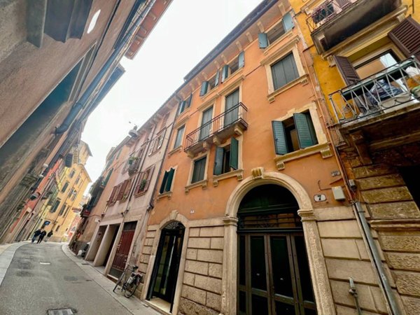 appartamento in vendita a Verona in zona Centro Storico