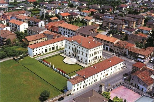 casa indipendente in vendita a Verona in zona Cittadella