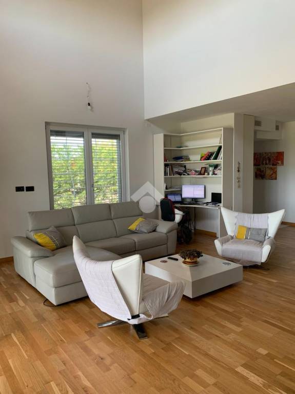 casa indipendente in vendita a Verona in zona Cadidavid