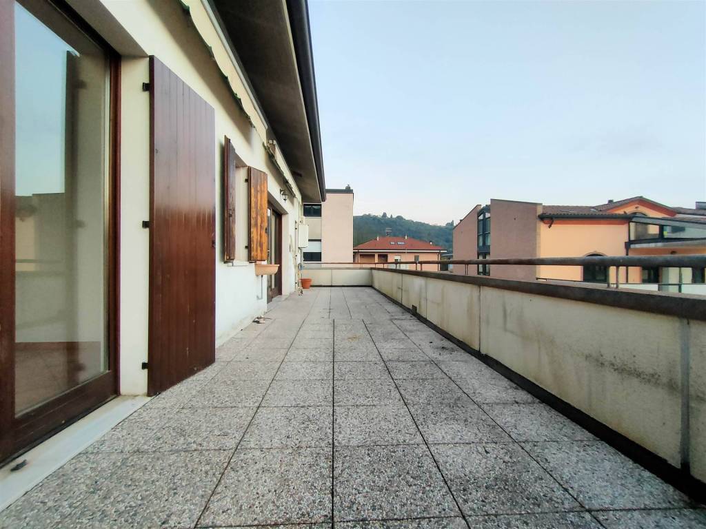 appartamento in vendita a Verona in zona Avesa