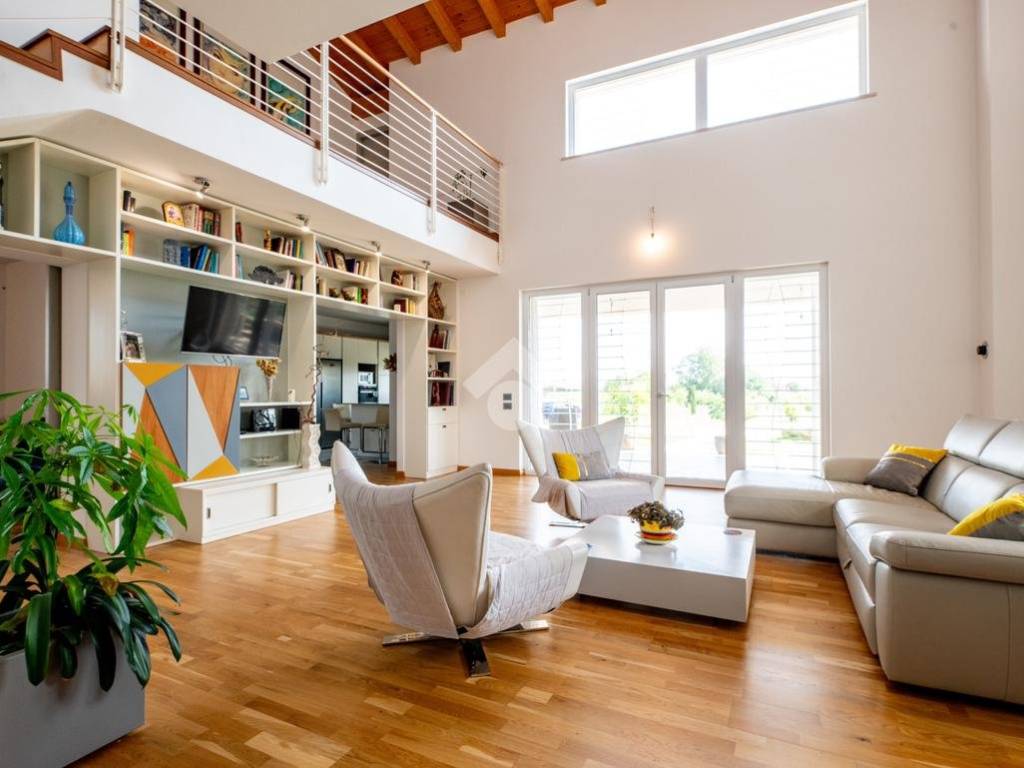 casa indipendente in vendita a Verona in zona Cadidavid