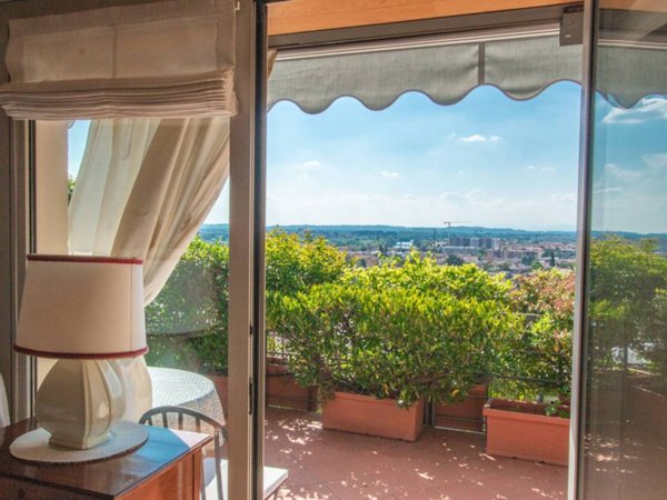 casa indipendente in vendita a Verona in zona Valdonega