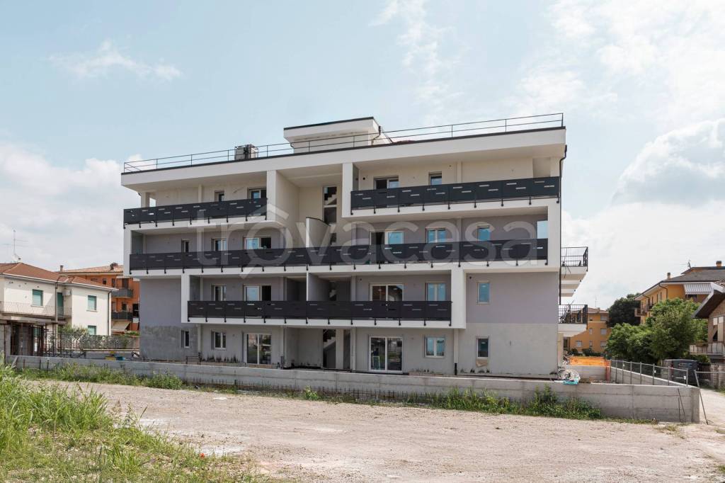appartamento in vendita a Verona in zona San Massimo all'Adige