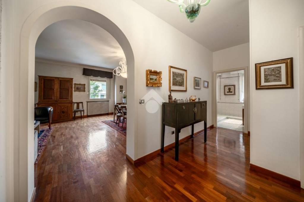 appartamento in vendita a Verona in zona Valdonega