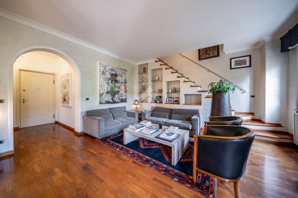 appartamento in vendita a Verona in zona Valdonega