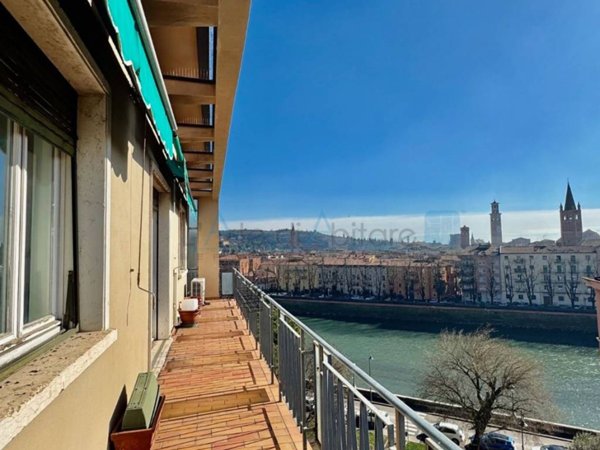 appartamento in vendita a Verona in zona Centro Storico