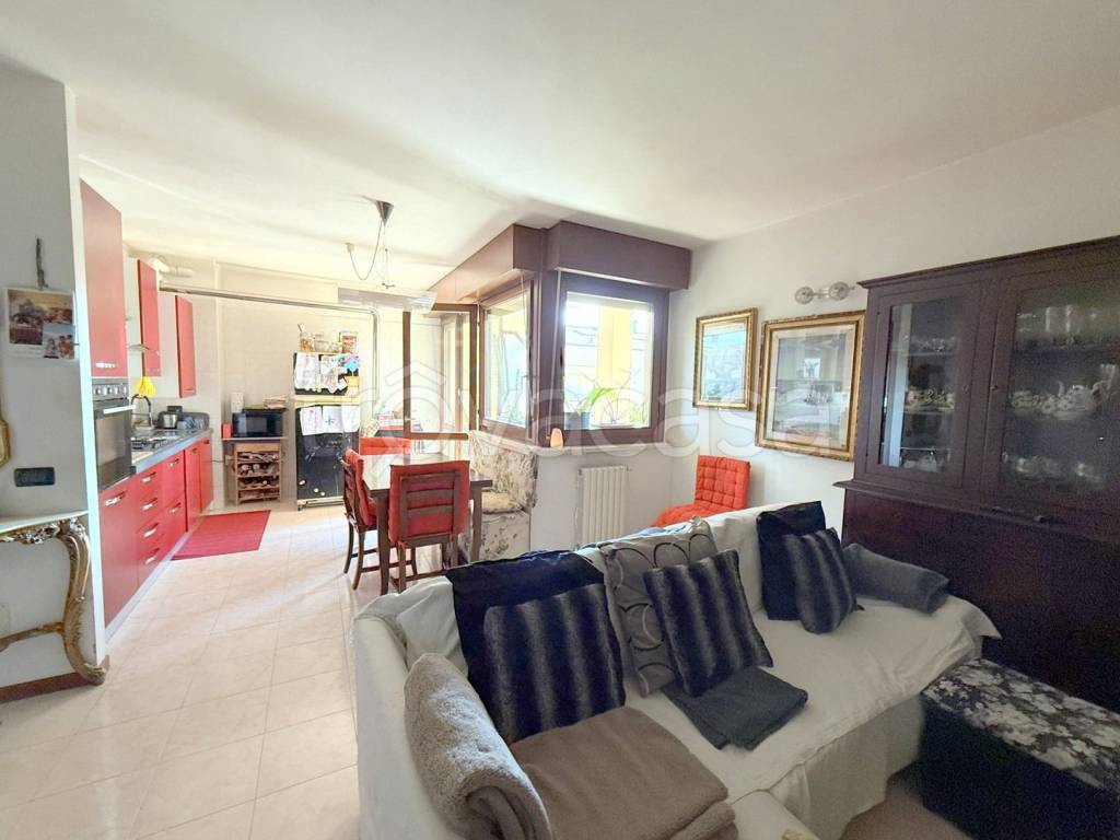 appartamento in vendita a Verona in zona Santa Lucia