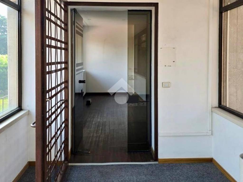 ufficio in vendita a Verona in zona Borgo Milano