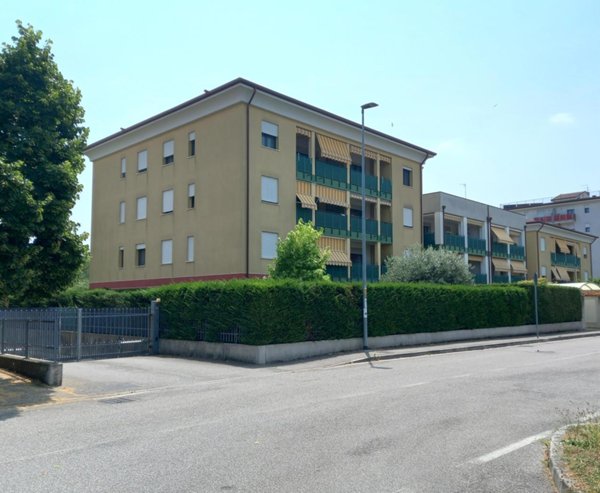 appartamento in vendita a Verona in zona Borgo Roma