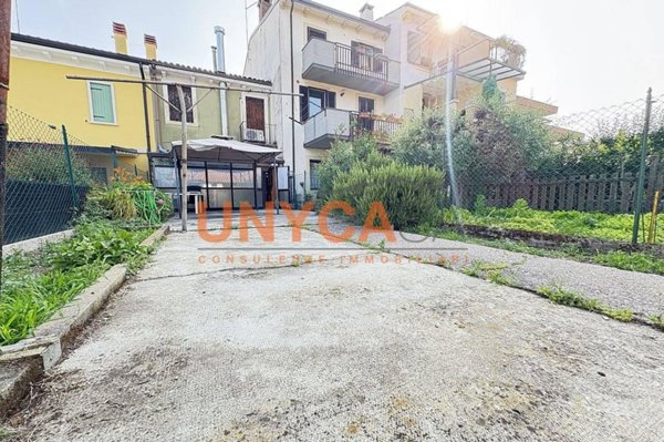 casa indipendente in vendita a Verona in zona San Michele Extra