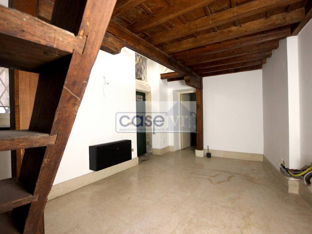 appartamento in vendita a Verona in zona Centro Storico