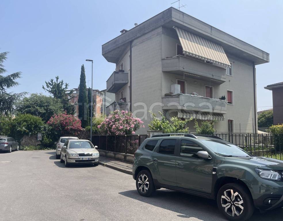 appartamento in vendita a Verona in zona Golosine