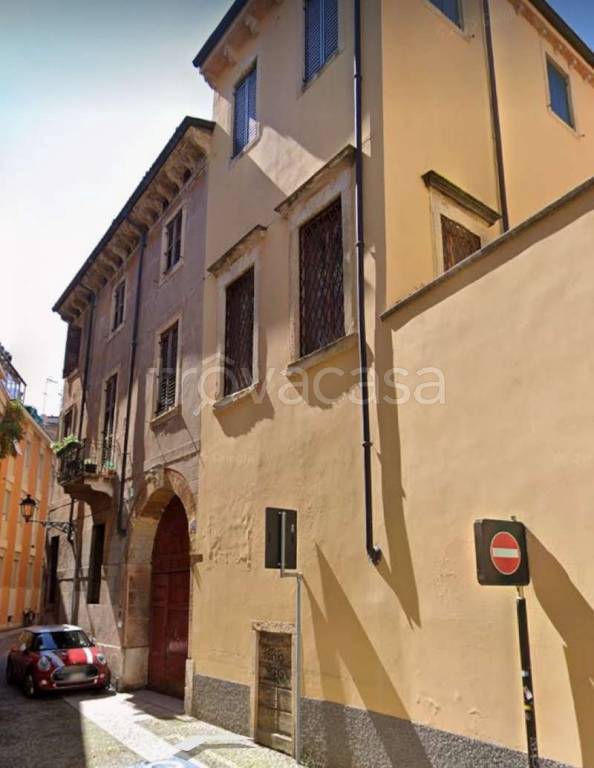 appartamento in vendita a Verona in zona Centro Storico