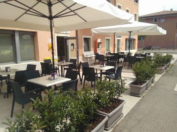 negozio in vendita a Verona in zona San Massimo all'Adige