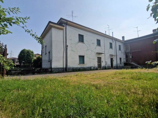 casa indipendente in vendita a Verona in zona Santa Lucia