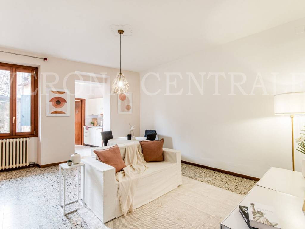 appartamento in vendita a Verona in zona Veronetta