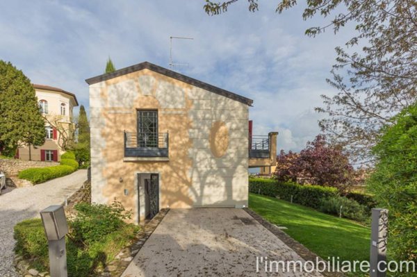 casa indipendente in vendita a Verona in zona Borgo Trento