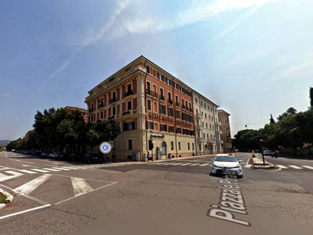 ufficio in vendita a Verona in zona Cittadella