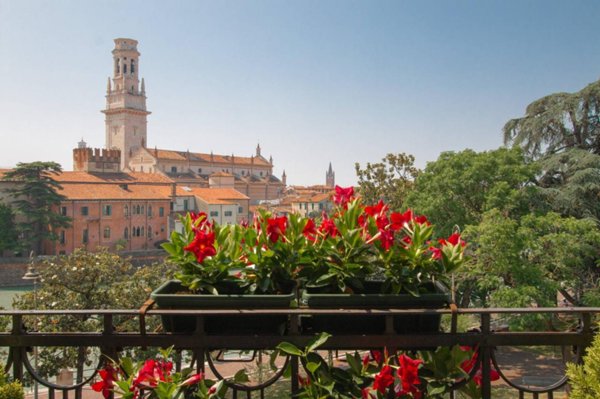 appartamento in vendita a Verona in zona Valdonega