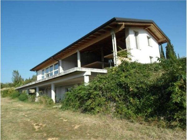 casa indipendente in vendita a Verona